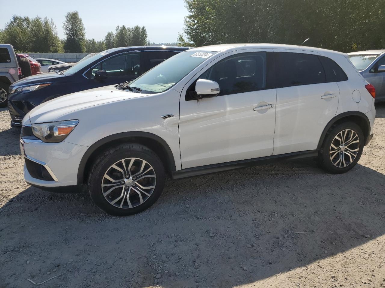 MITSUBISHI OUTLANDER 2016