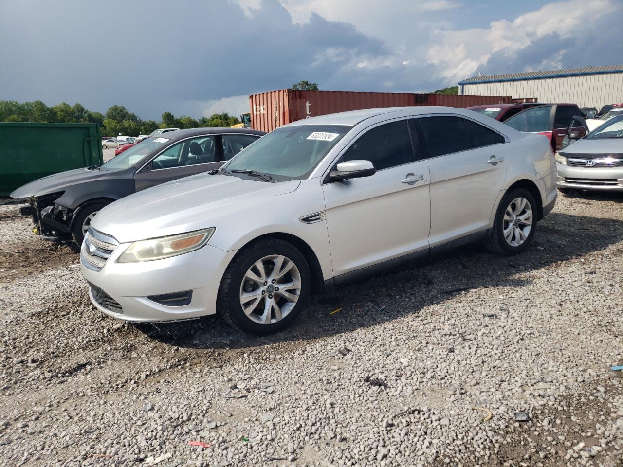 FORD TAURUS SEL 2010