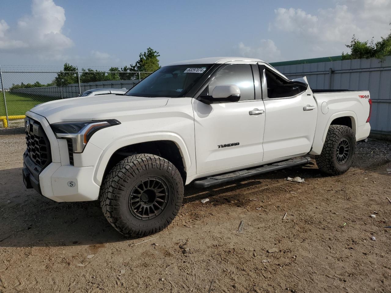 TOYOTA TUNDRA CRE 2022