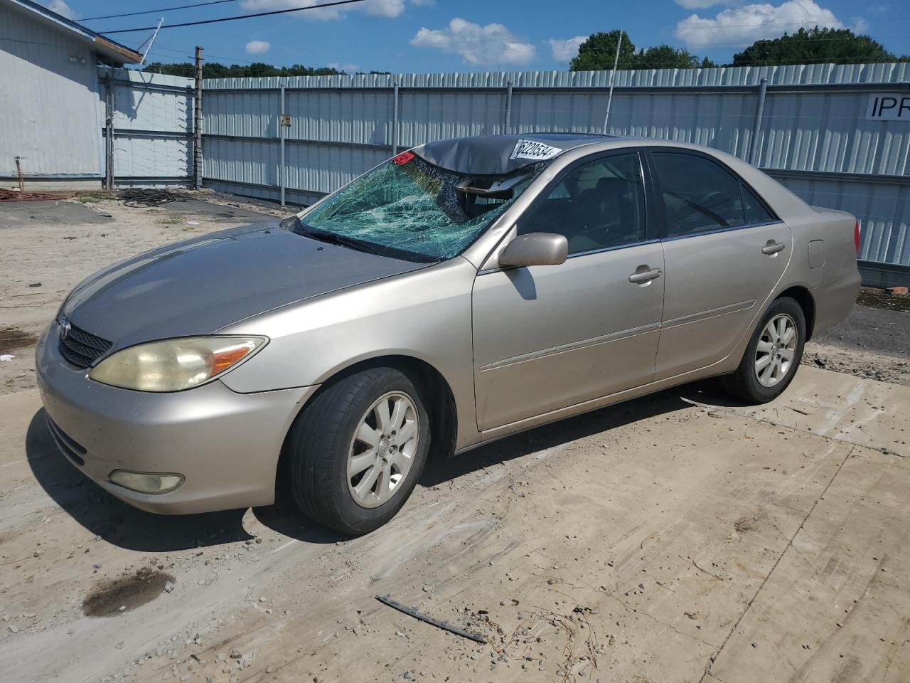 TOYOTA CAMRY LE 2004