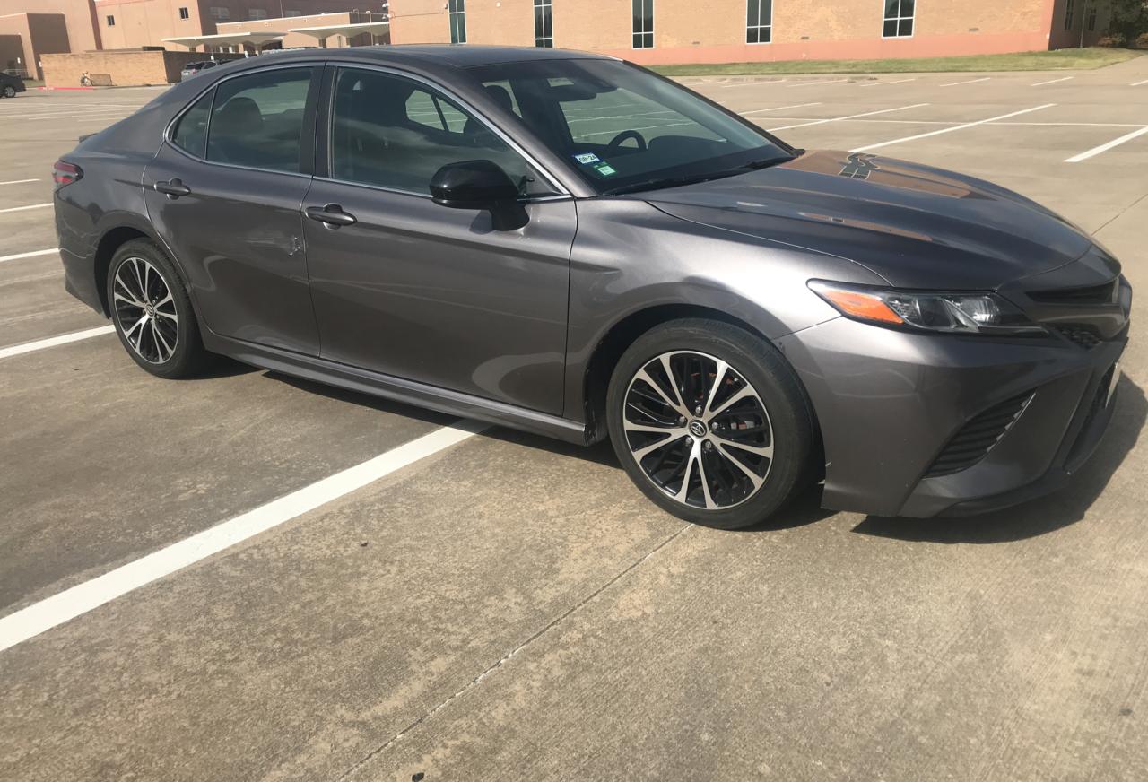 TOYOTA CAMRY 2018