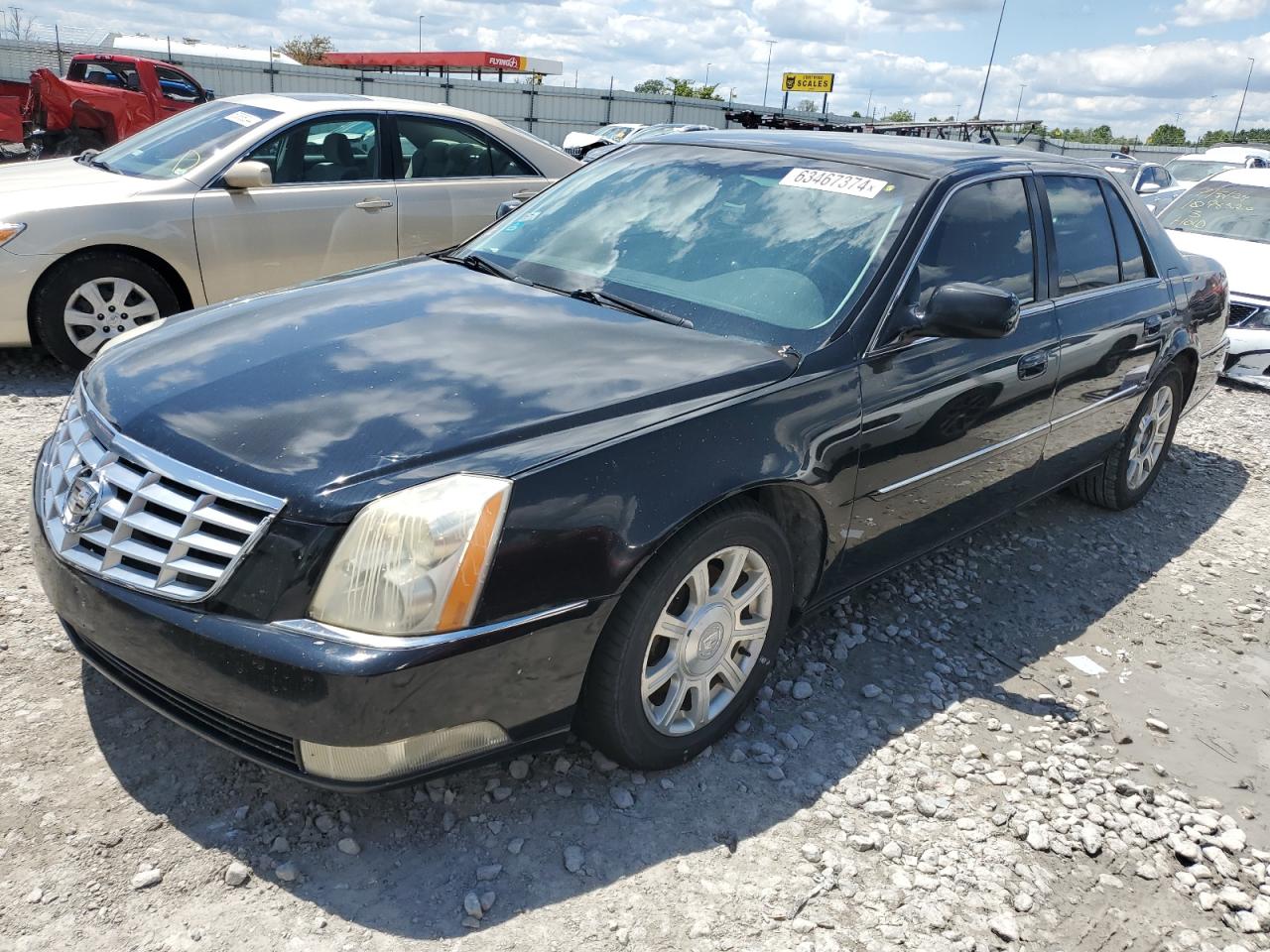 CADILLAC DTS 2011