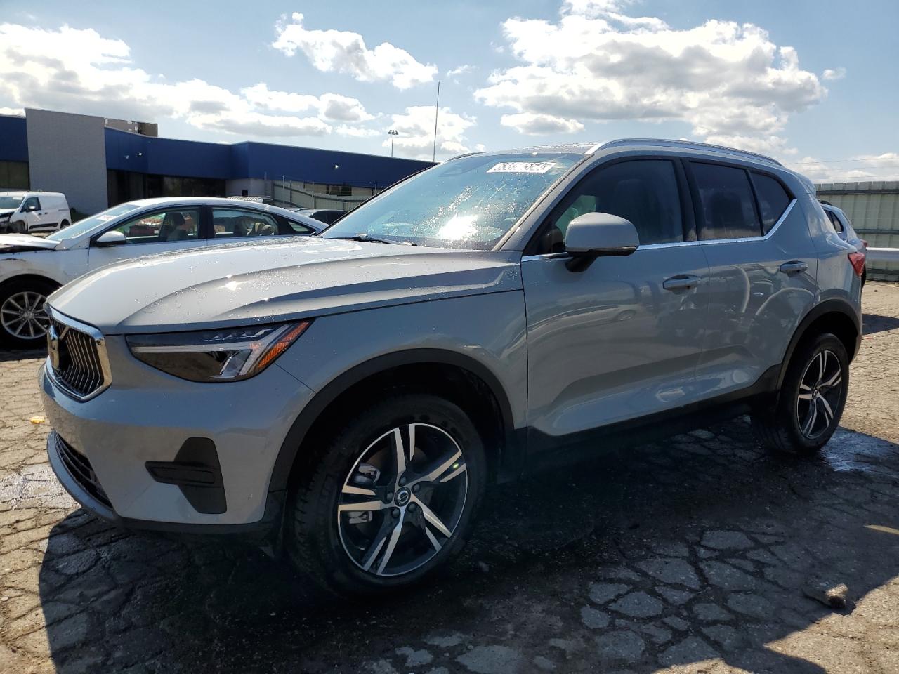 VOLVO XC40 CORE 2024