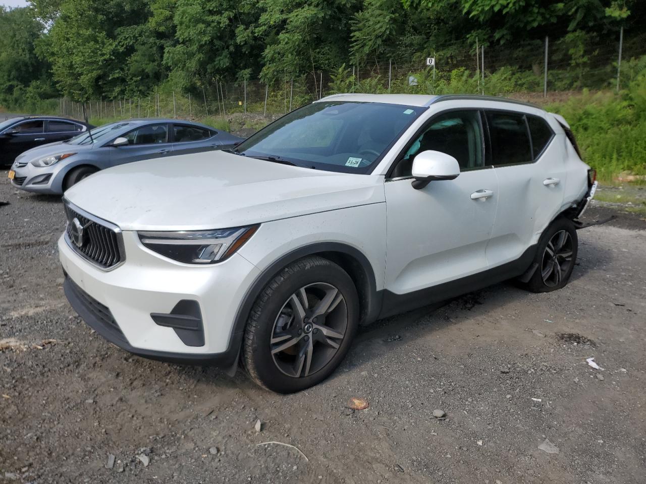 VOLVO XC40 CORE 2024