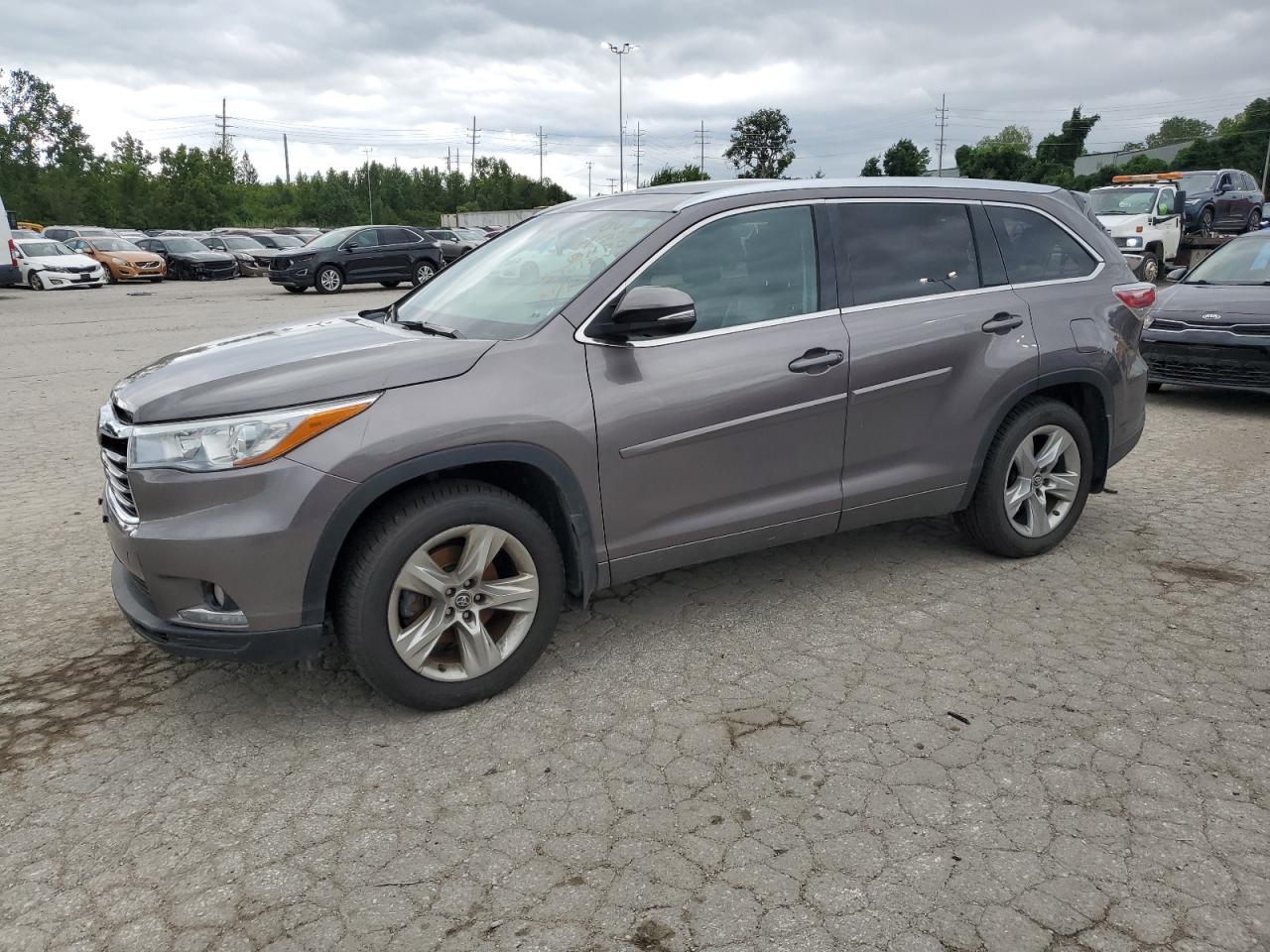 TOYOTA HIGHLANDER 2016