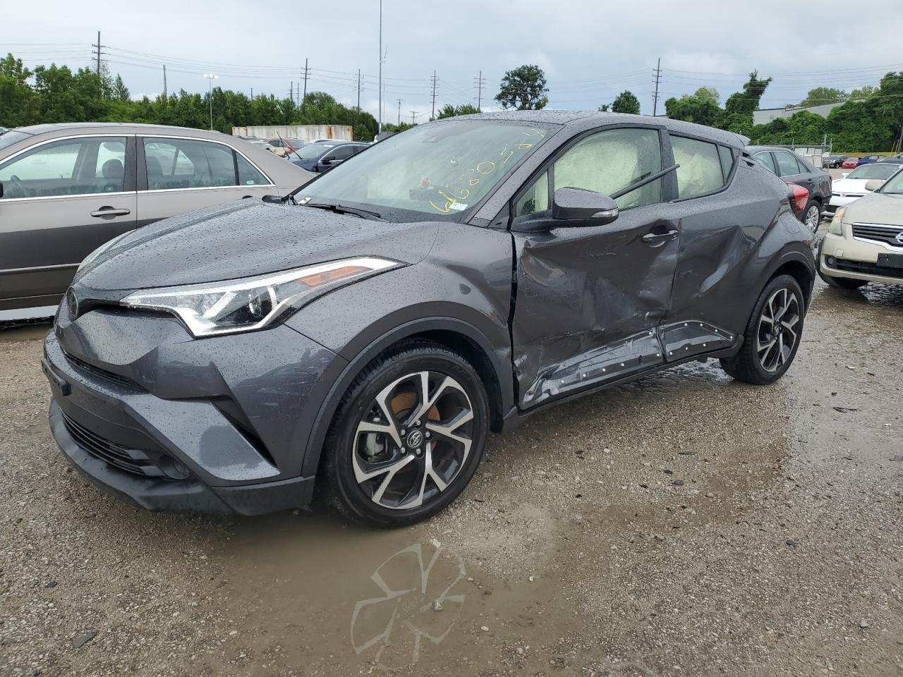 TOYOTA C-HR XLE 2019