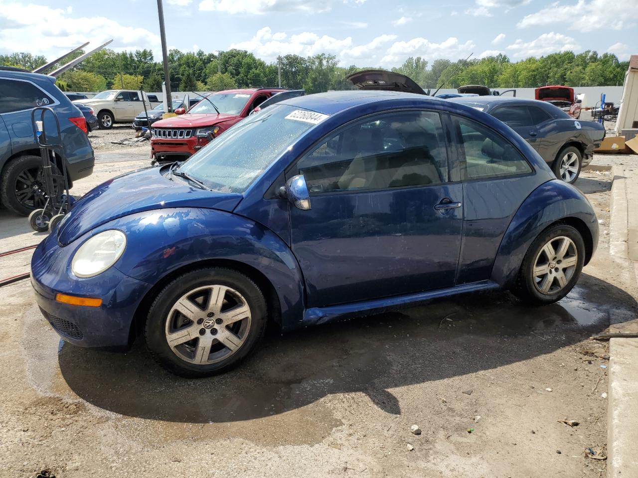 VOLKSWAGEN NEW BEETLE 2006