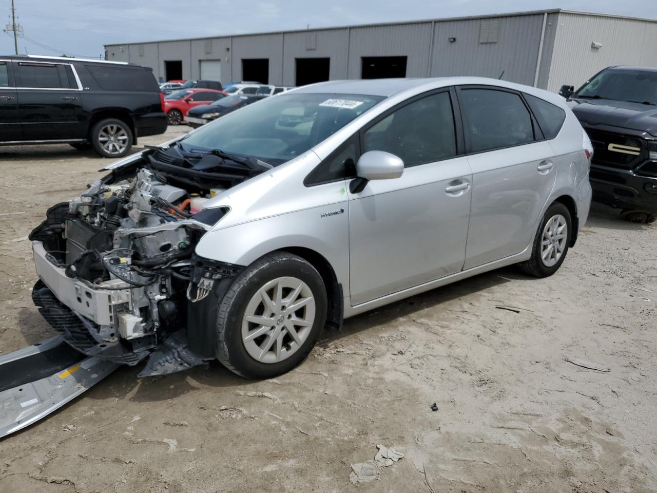 TOYOTA PRIUS V 2012