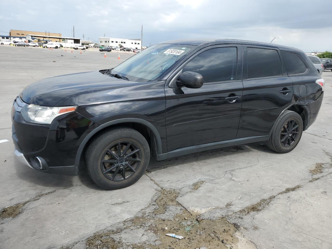 MITSUBISHI OUTLANDER 2015
