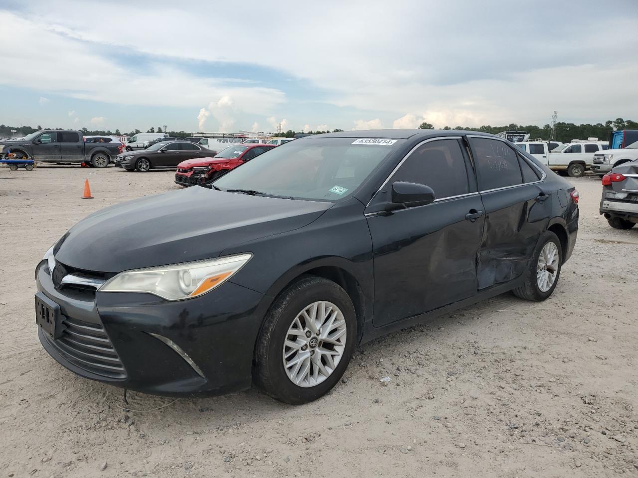 TOYOTA CAMRY LE 2016
