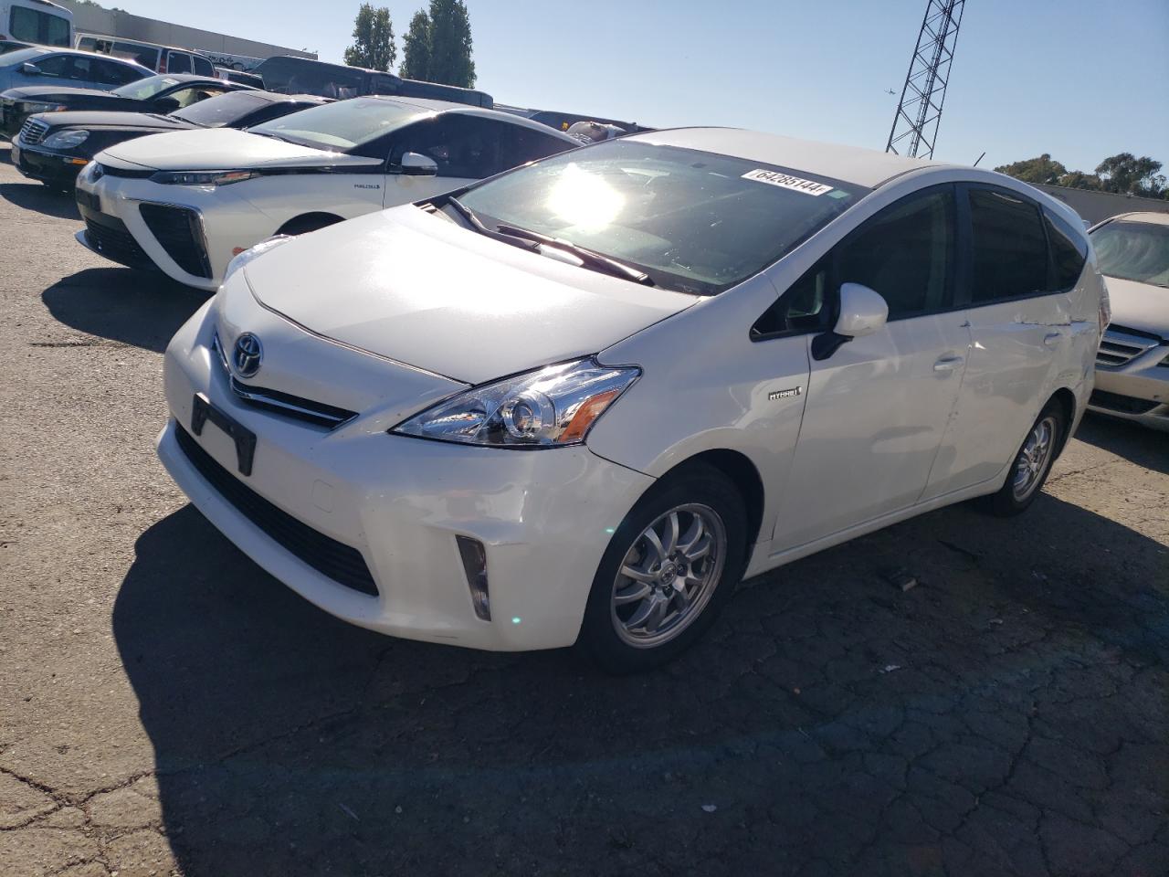TOYOTA PRIUS V 2012