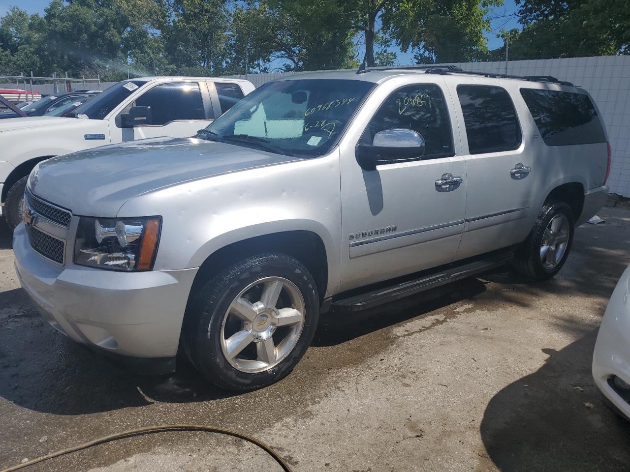 CHEVROLET SUBURBAN K 2014