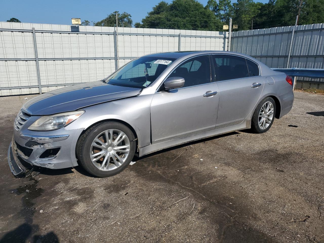 HYUNDAI GENESIS 3. 2012