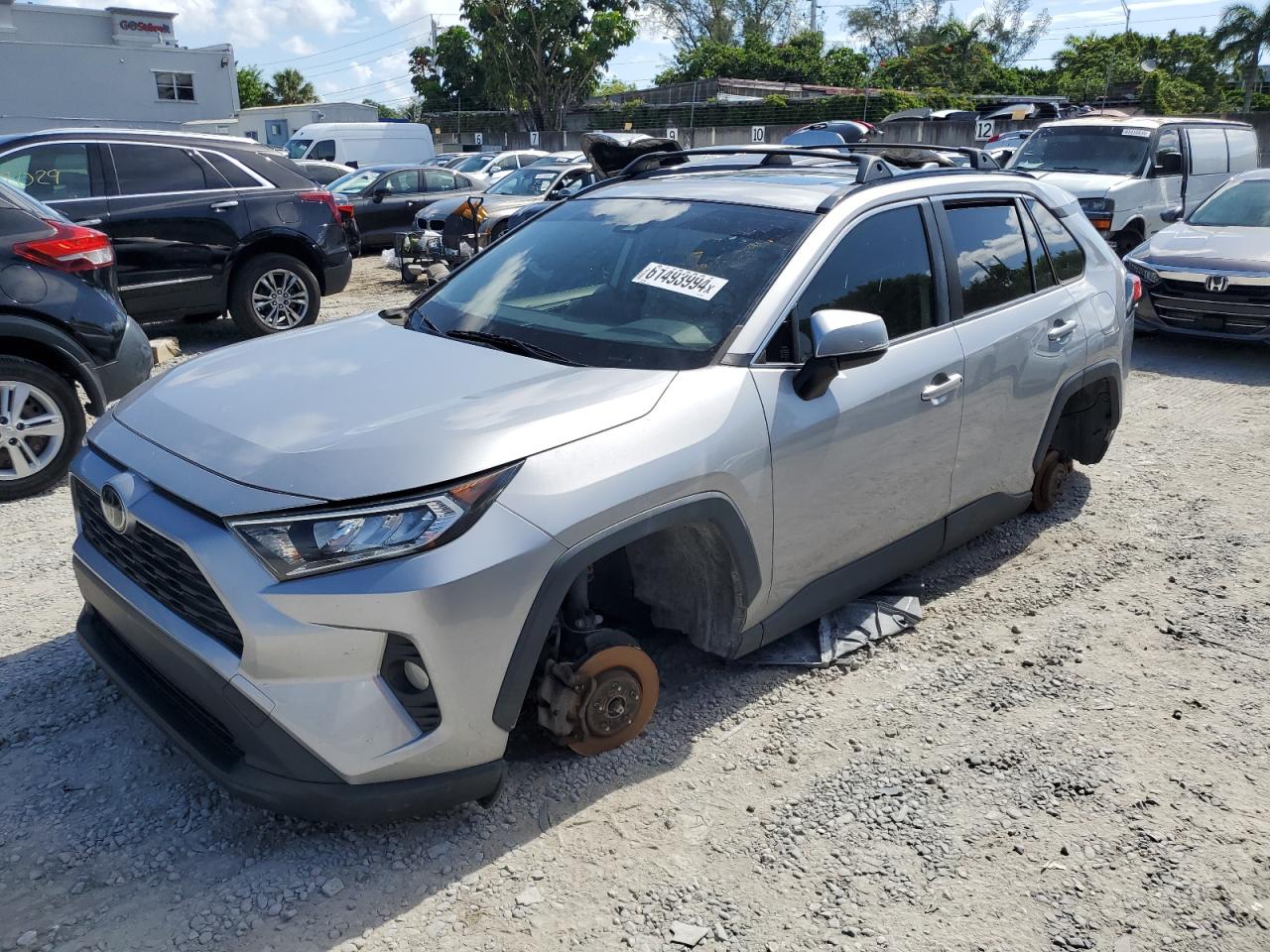 TOYOTA RAV4 XLE 2019