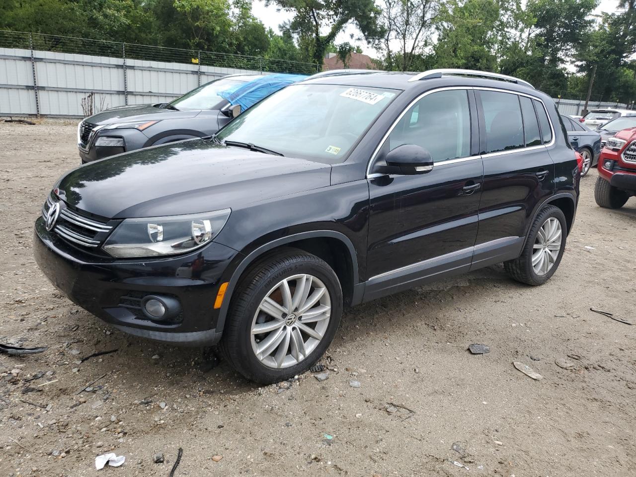 VOLKSWAGEN TIGUAN S 2014