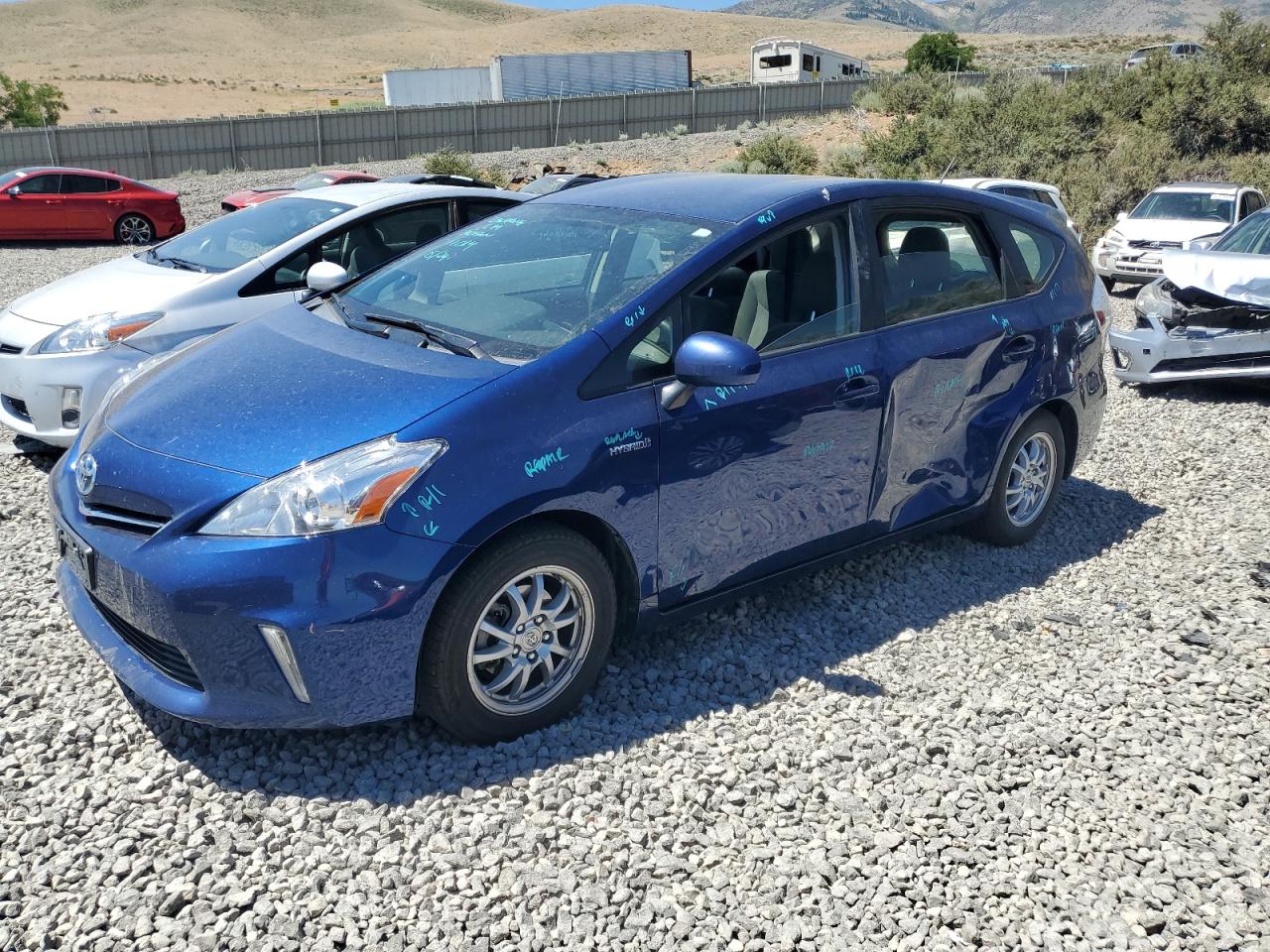 TOYOTA PRIUS V 2014