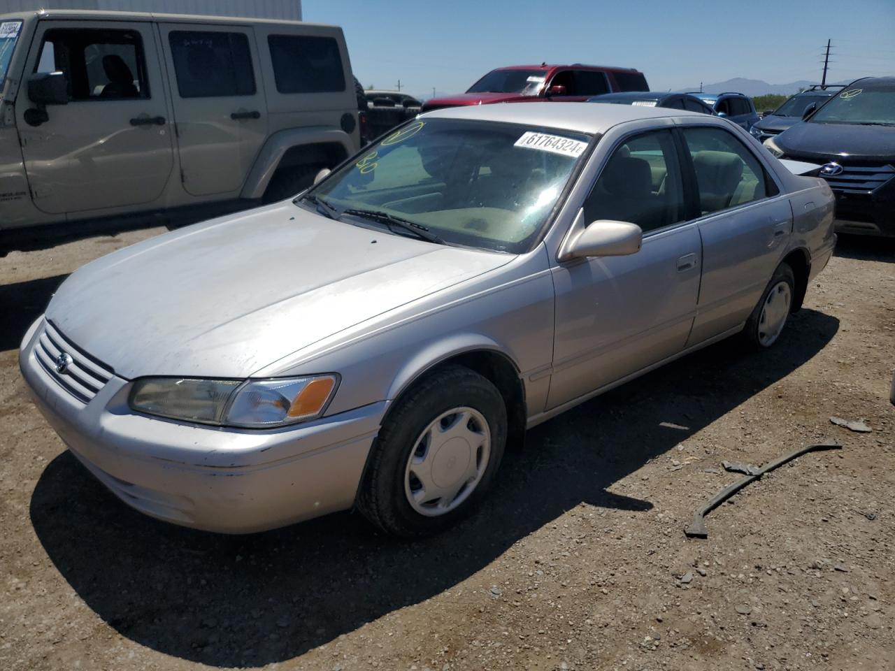 TOYOTA CAMRY 2020