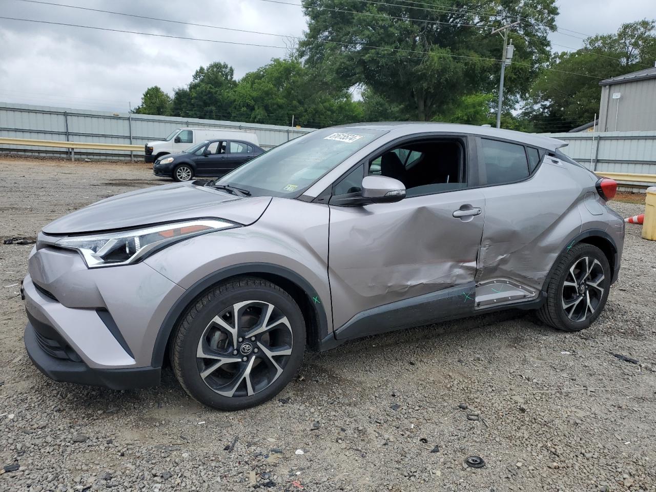 TOYOTA C-HR XLE 2018