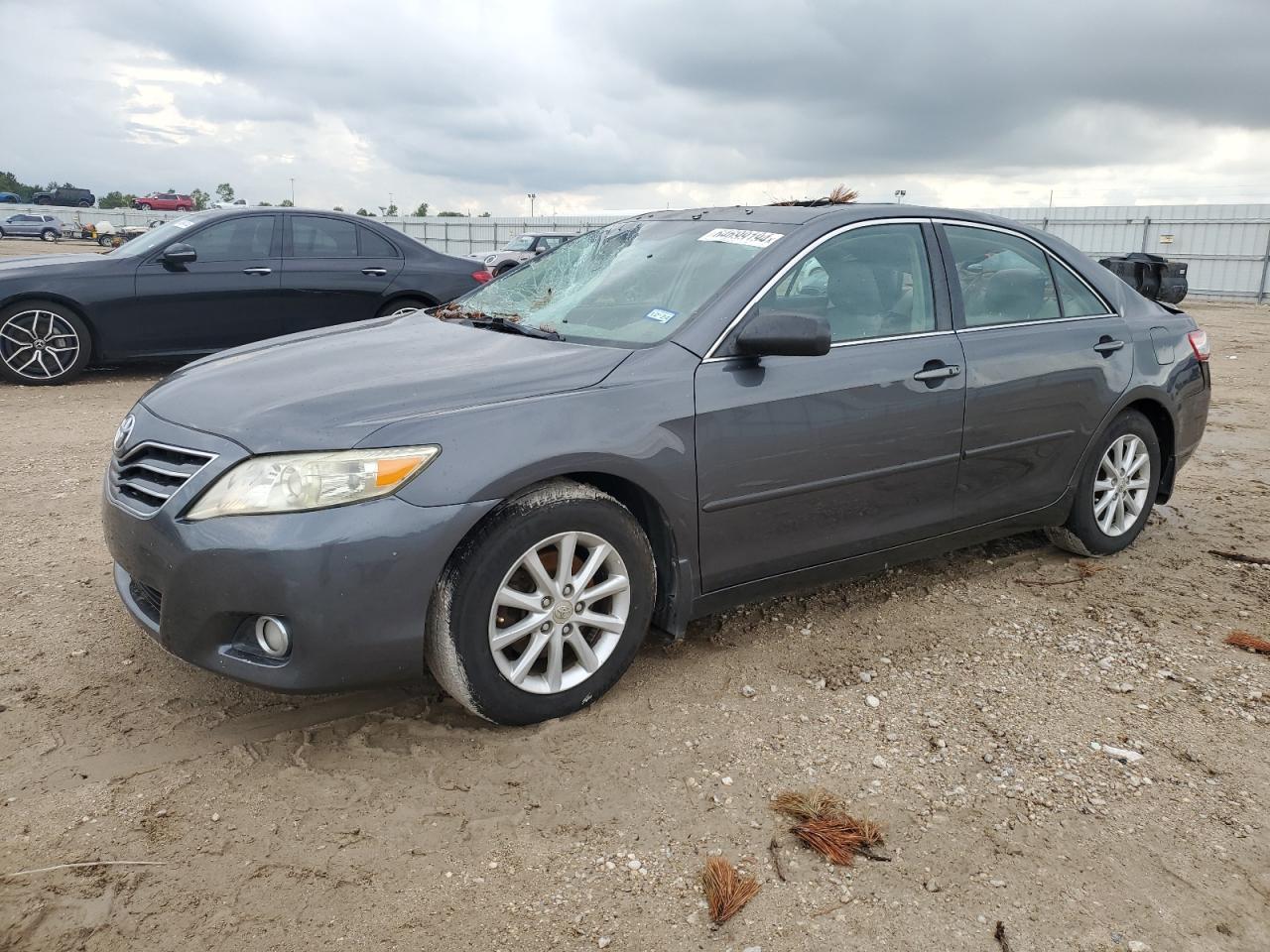 TOYOTA CAMRY SE 2011