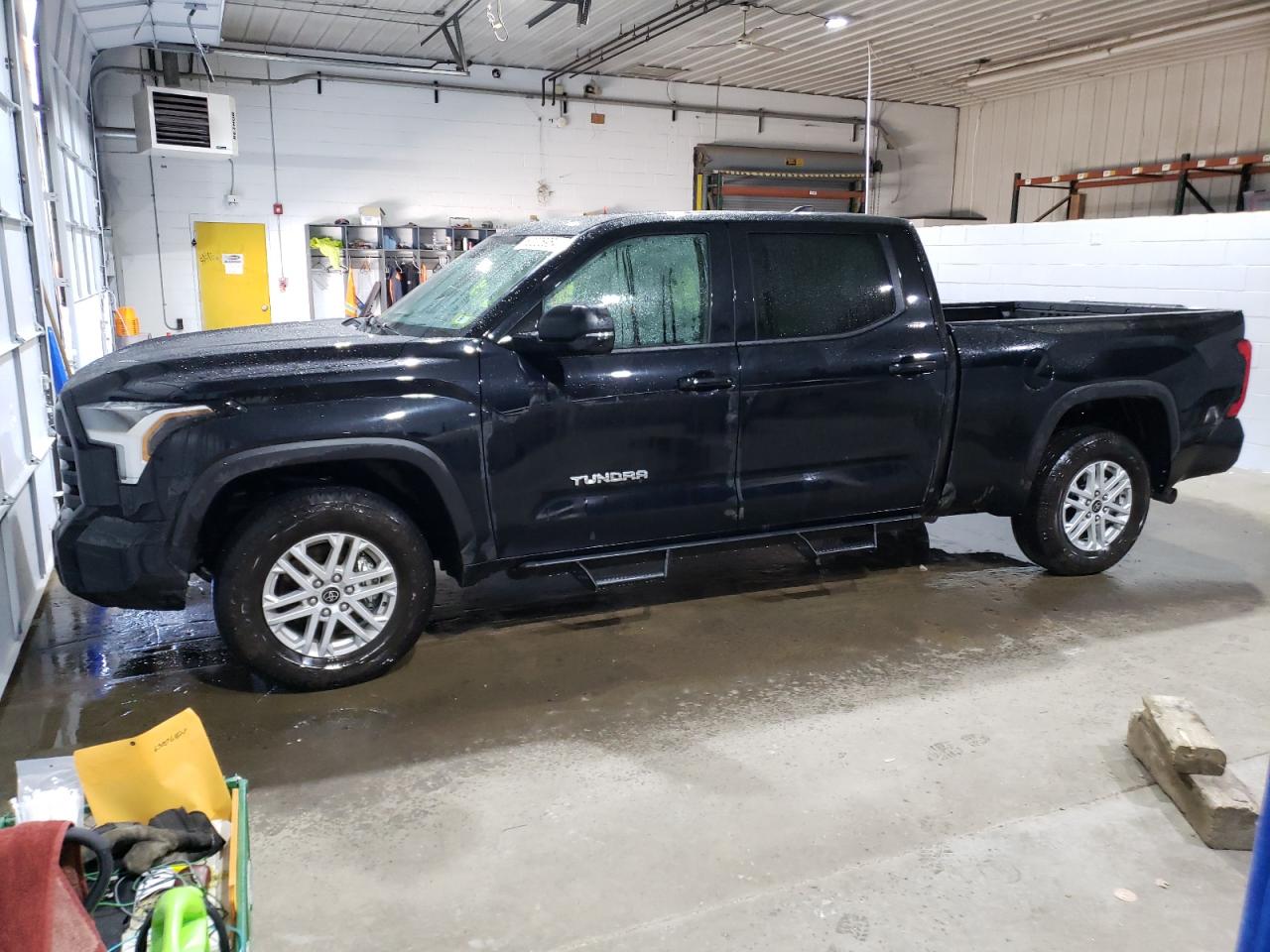 TOYOTA TUNDRA CRE 2024
