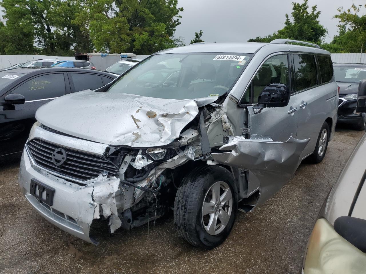 NISSAN QUEST 2016