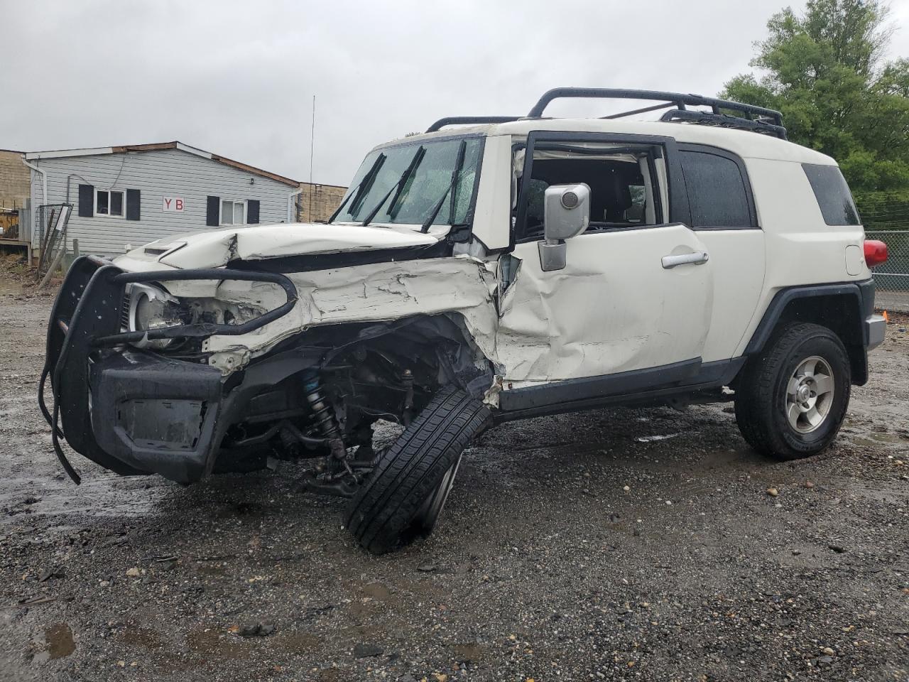 TOYOTA FJ CRUISER 2010