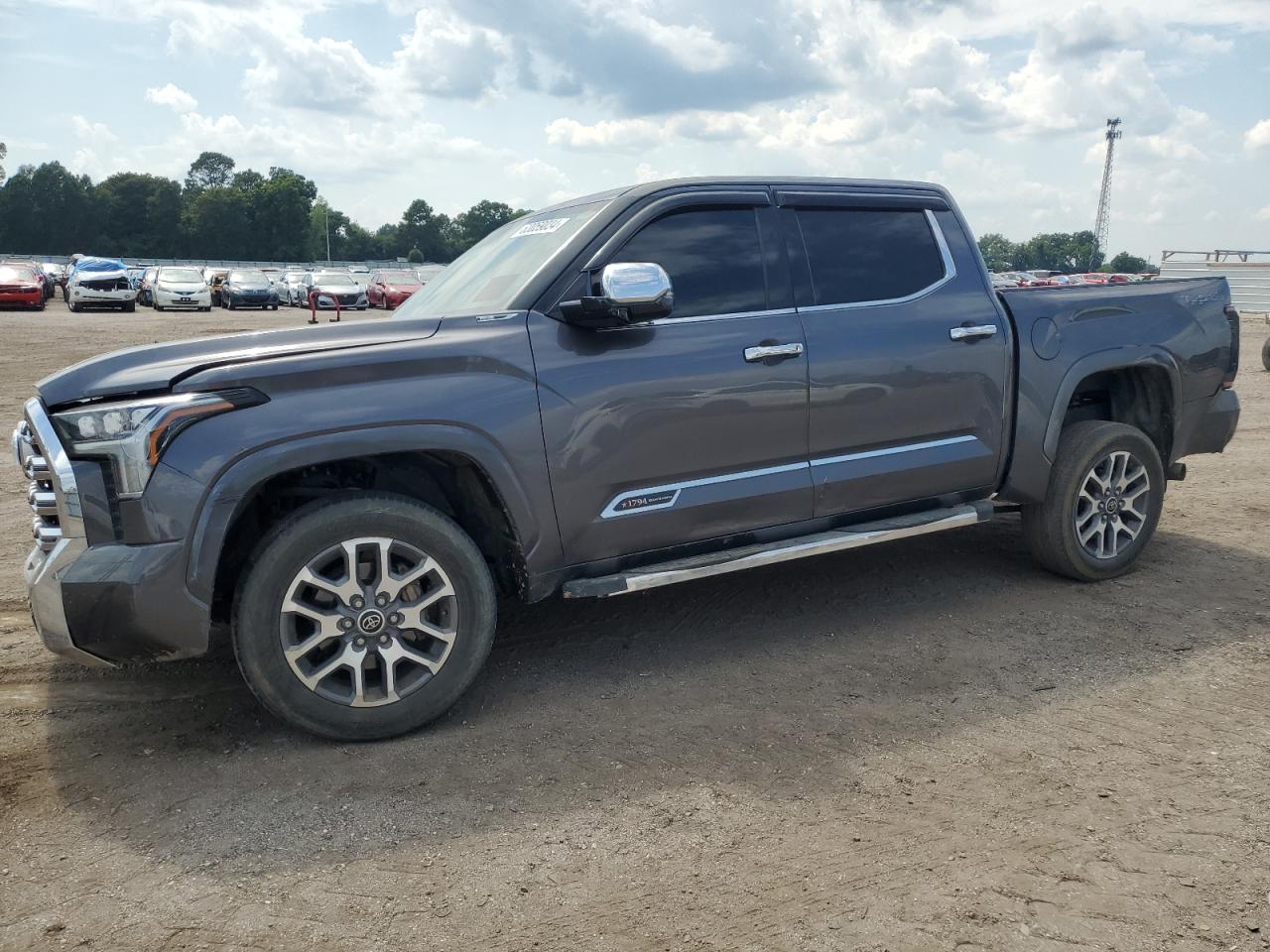 TOYOTA TUNDRA CRE 2022