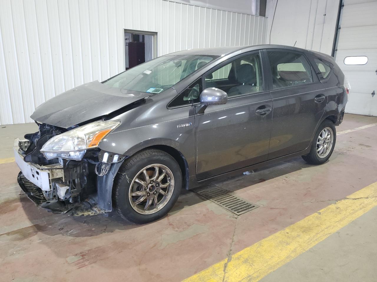 TOYOTA PRIUS V 2014