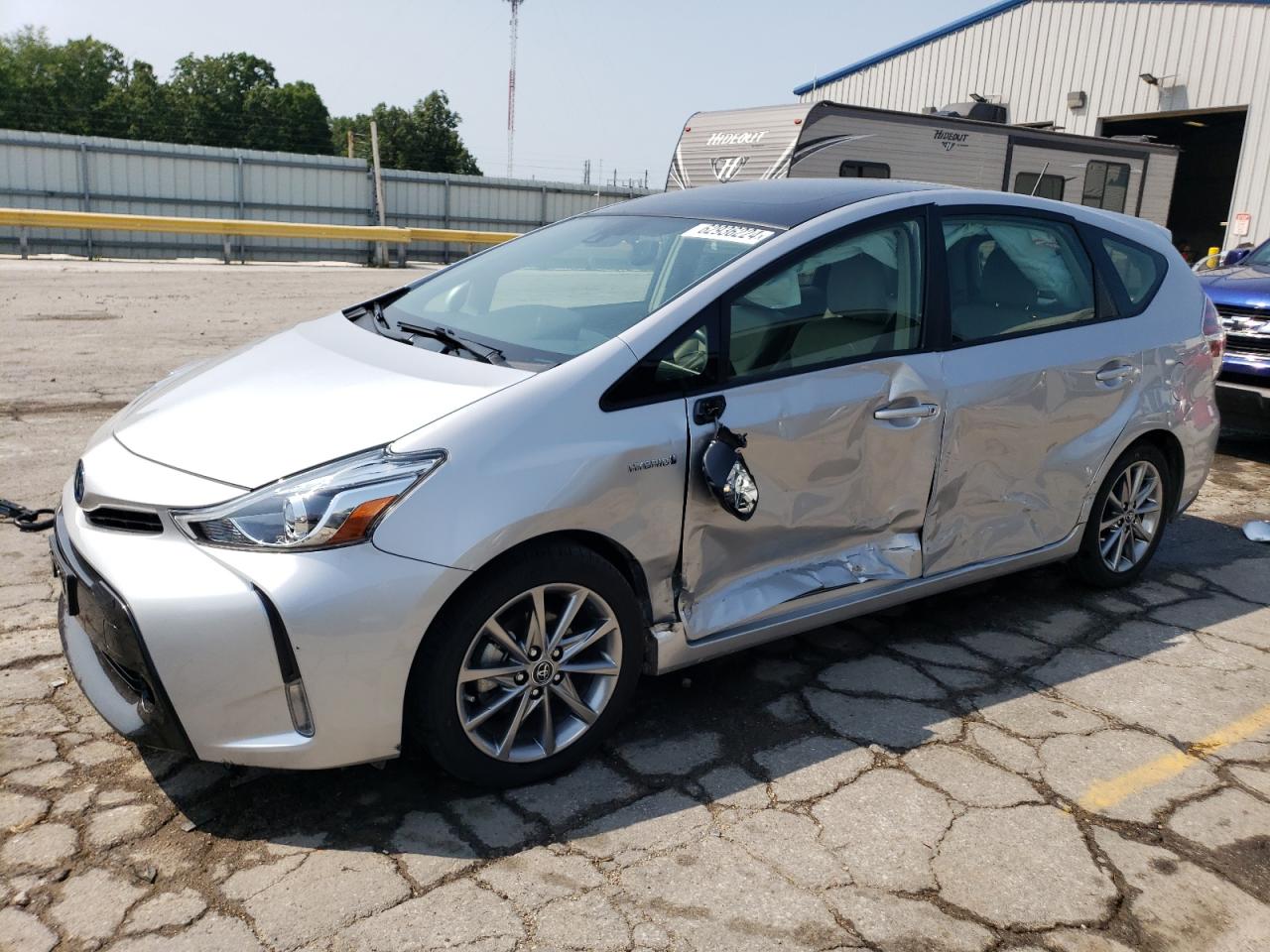 TOYOTA Prius V 2015