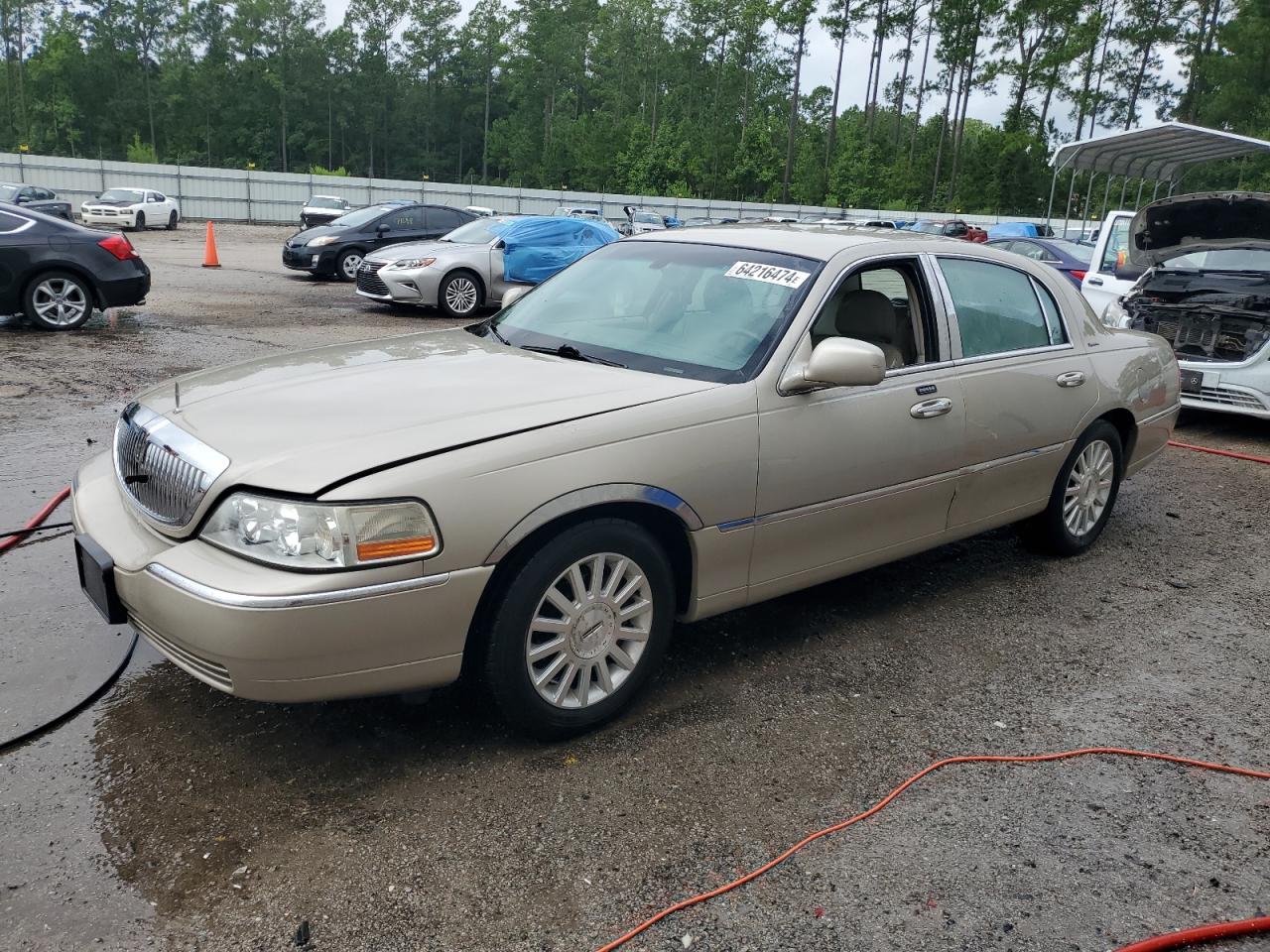 LINCOLN TOWN CAR E 2004