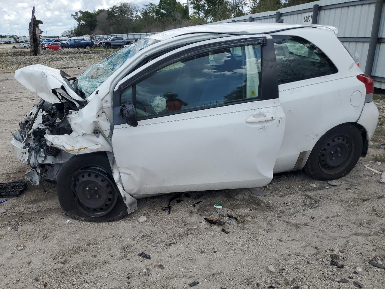 TOYOTA YARIS 2011