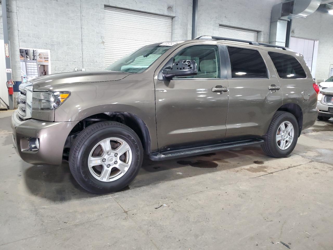 TOYOTA SEQUOIA SR 2013