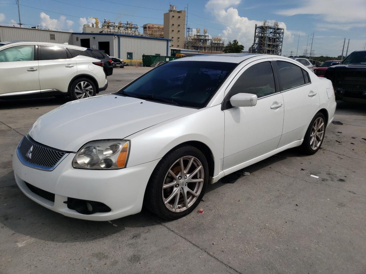 MITSUBISHI GALANT ES 2012
