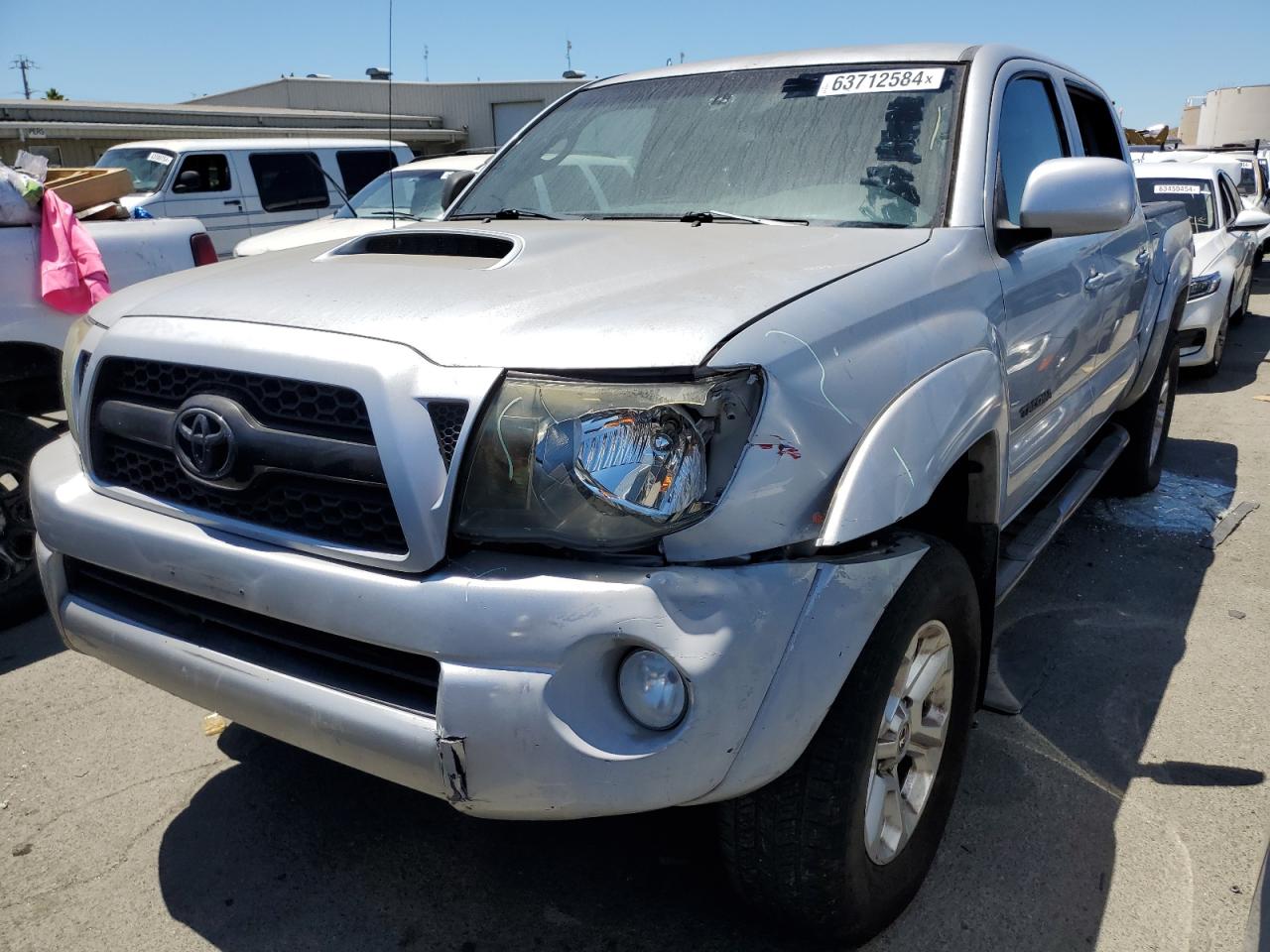 TOYOTA TACOMA DOU 2011