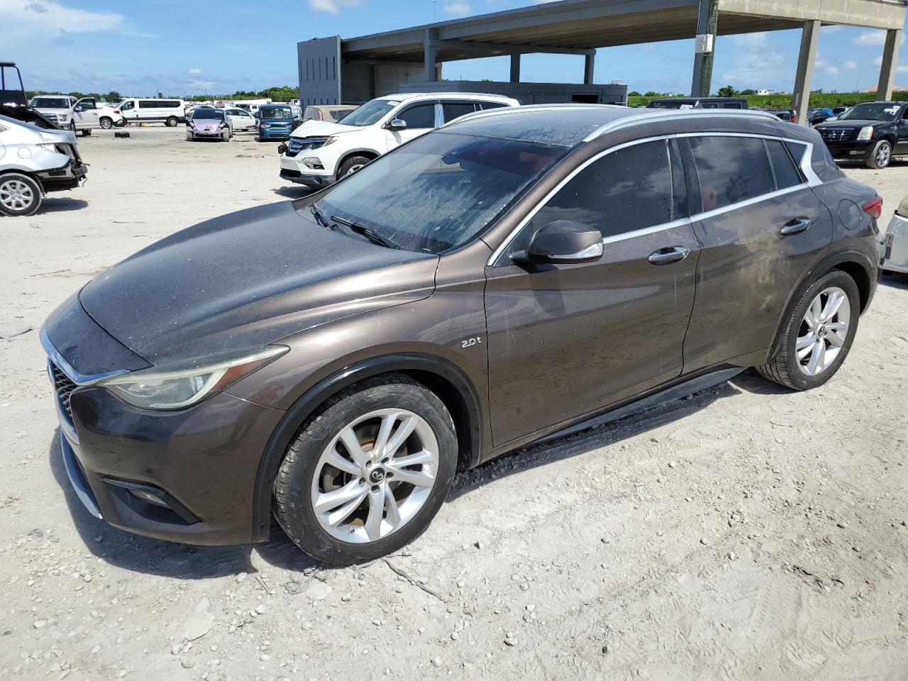 INFINITI QX30 BASE 2017