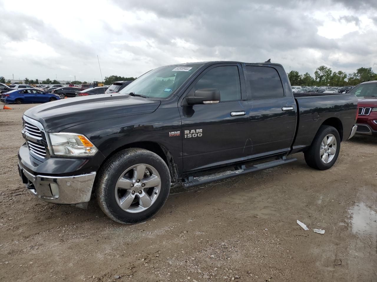 RAM 1500 SLT 2017