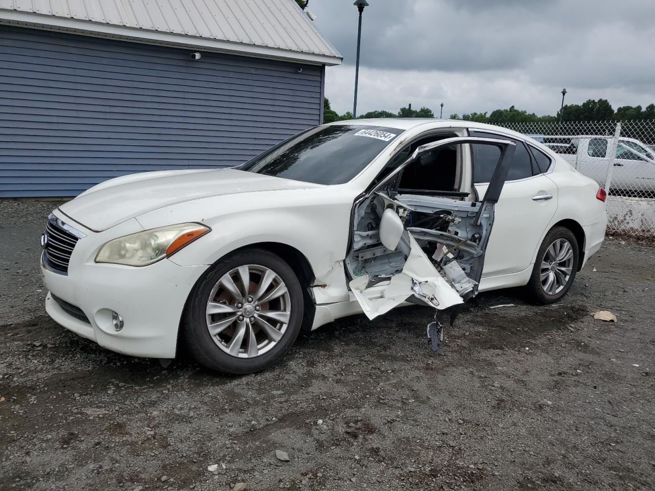 INFINITI M37 X 2011