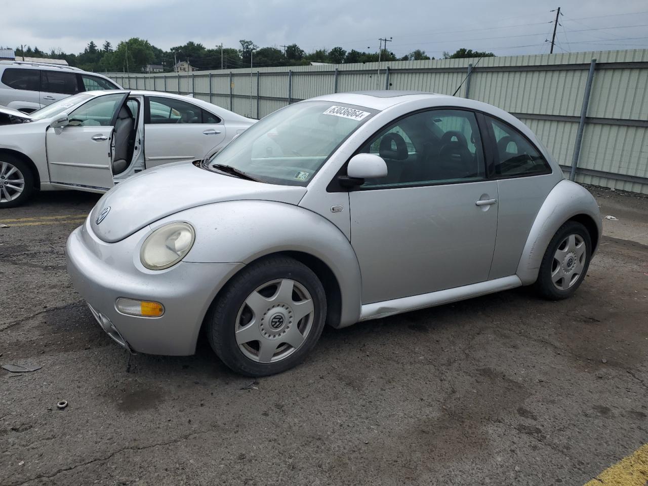VOLKSWAGEN NEW BEETLE 2000