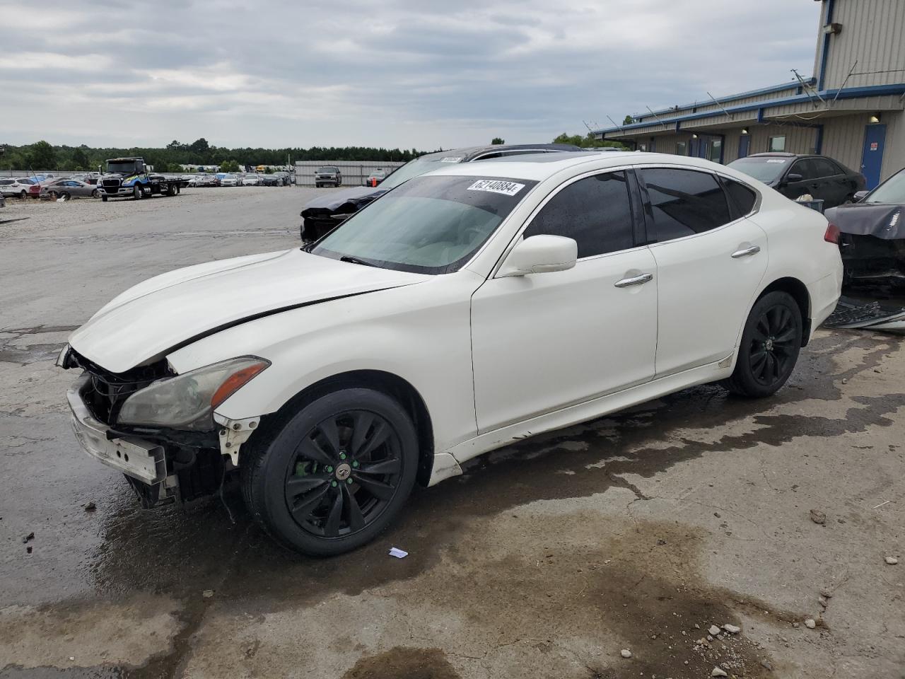 INFINITI M37 2011
