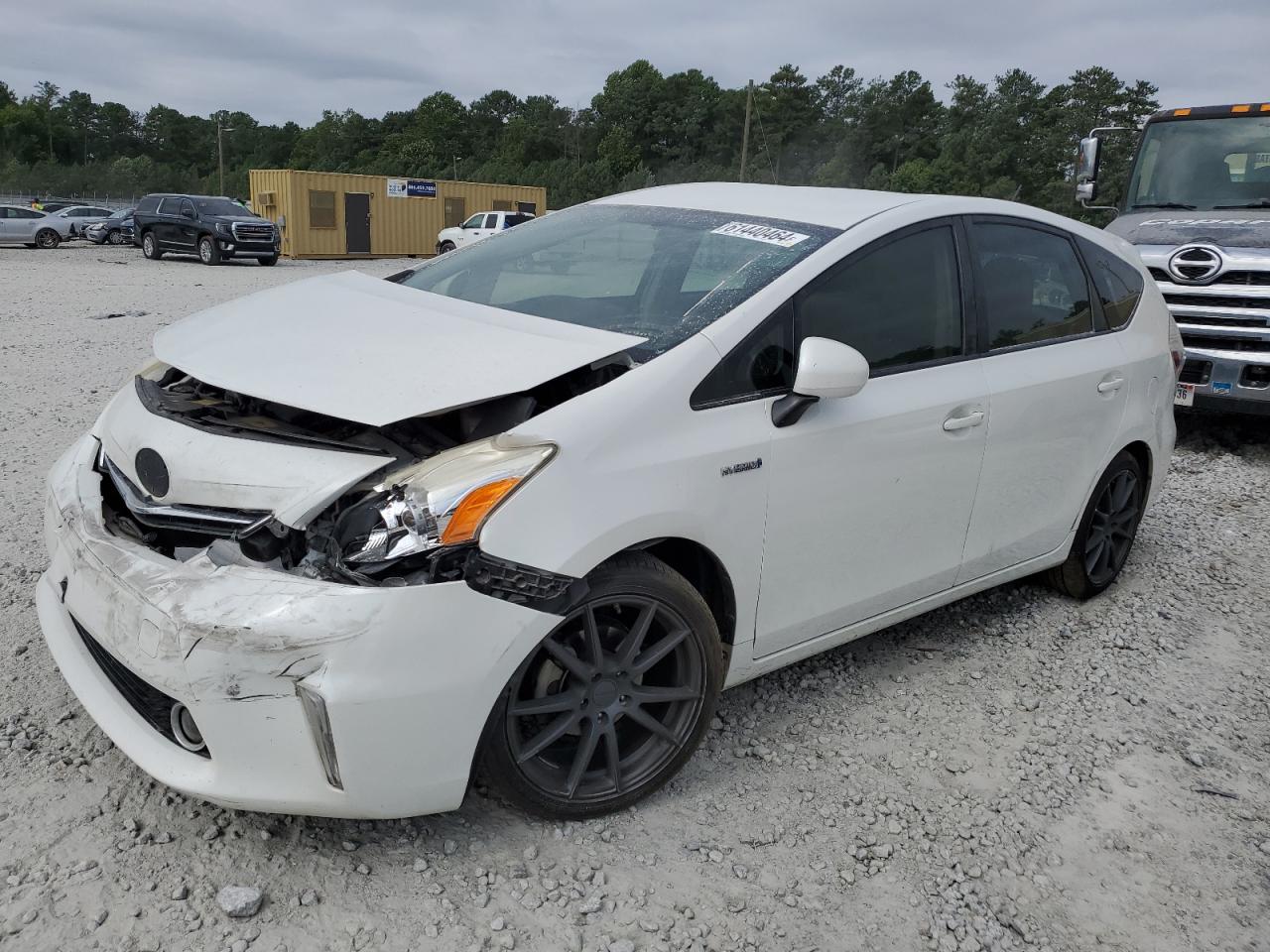 TOYOTA PRIUS V 2012