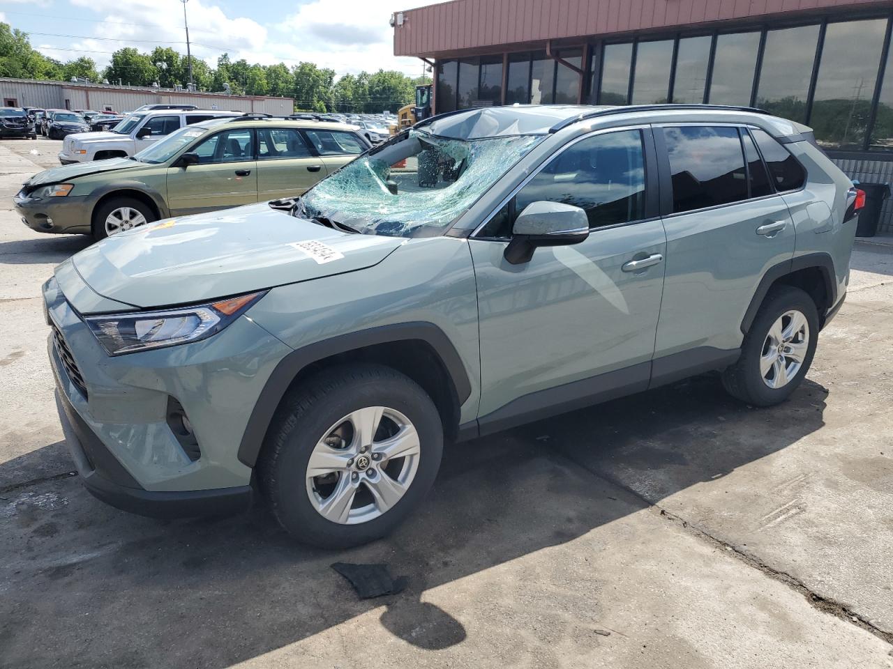 TOYOTA RAV4 XLE 2021