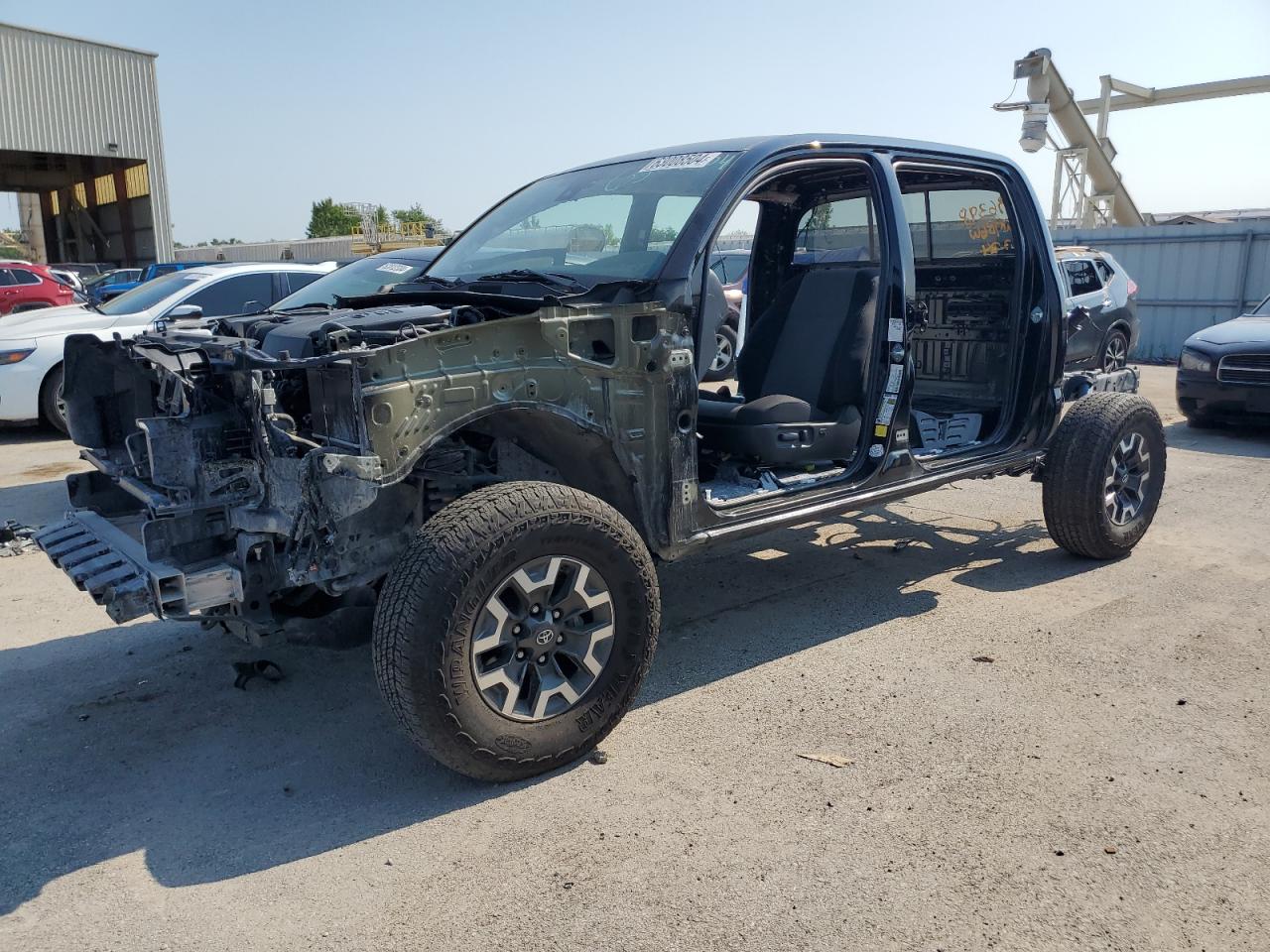 TOYOTA TACOMA DOU 2023