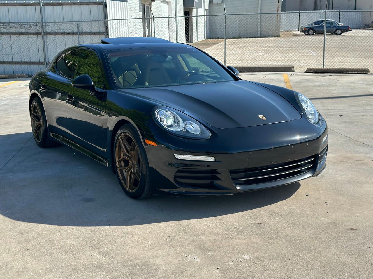 PORSCHE PANAMERA 2016