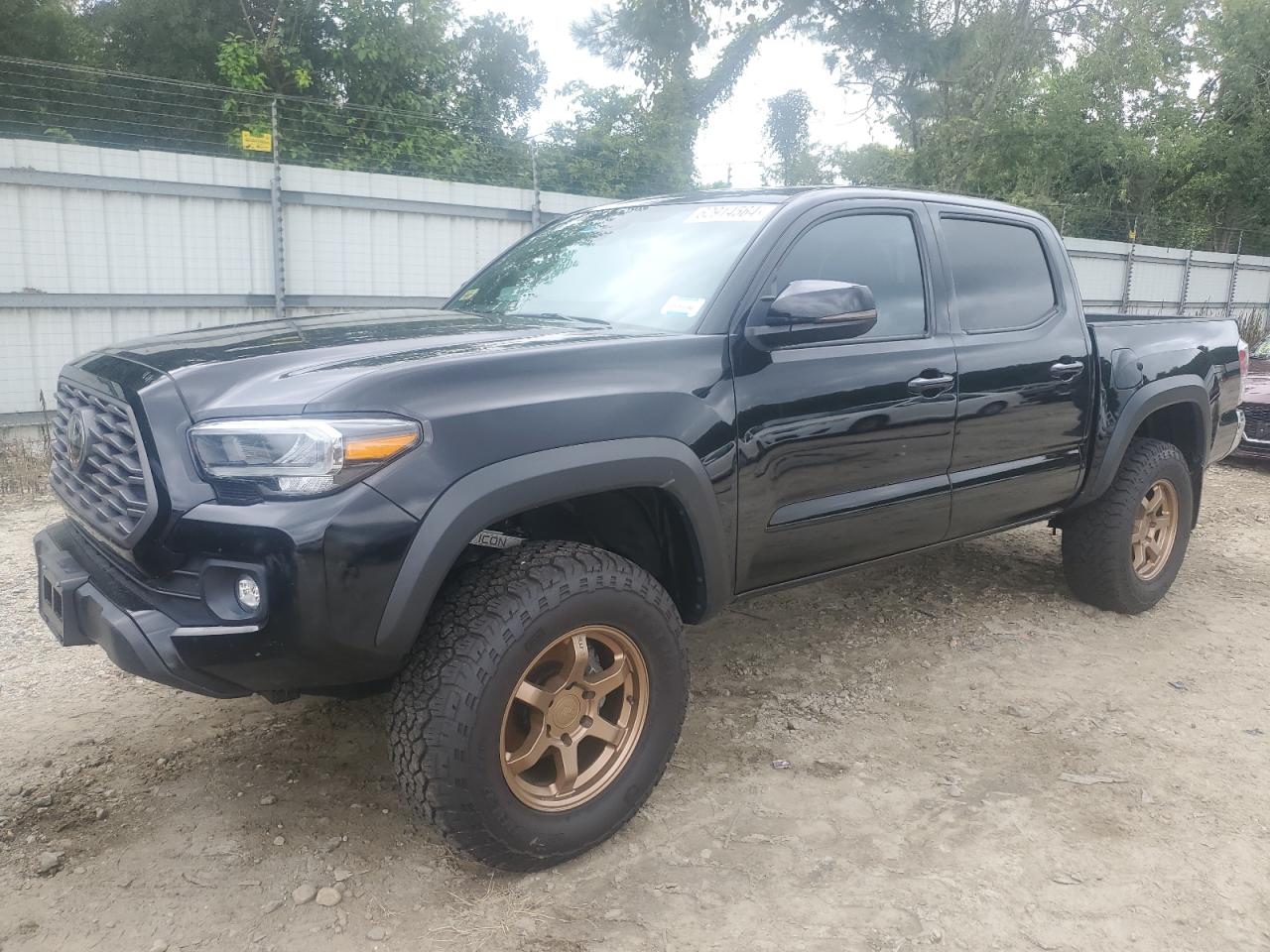 TOYOTA TACOMA DOU 2022