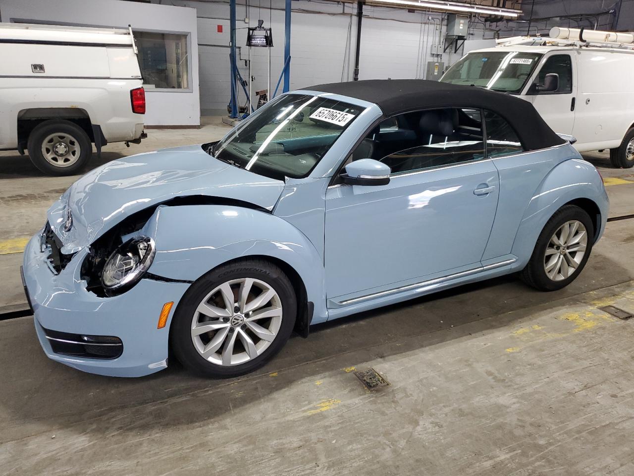 VOLKSWAGEN BEETLE 2013