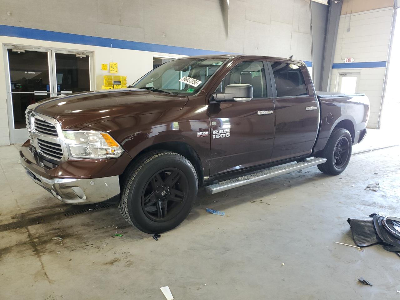RAM 1500 SLT 2015