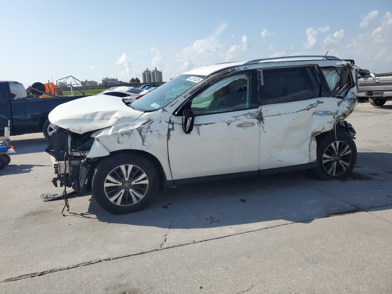 NISSAN PATHFINDER 2017