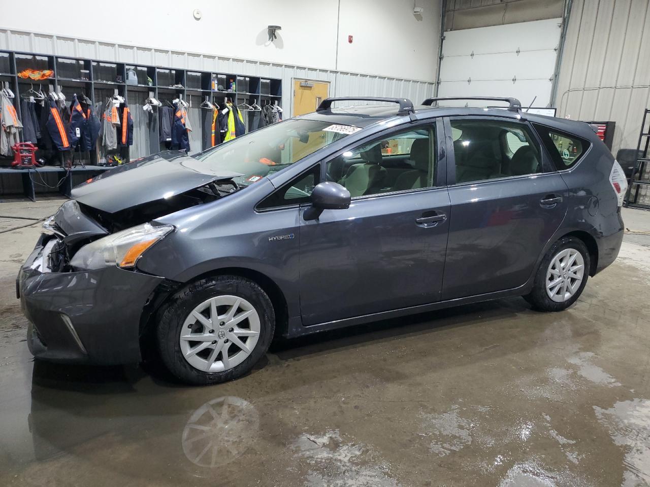 TOYOTA PRIUS V 2012