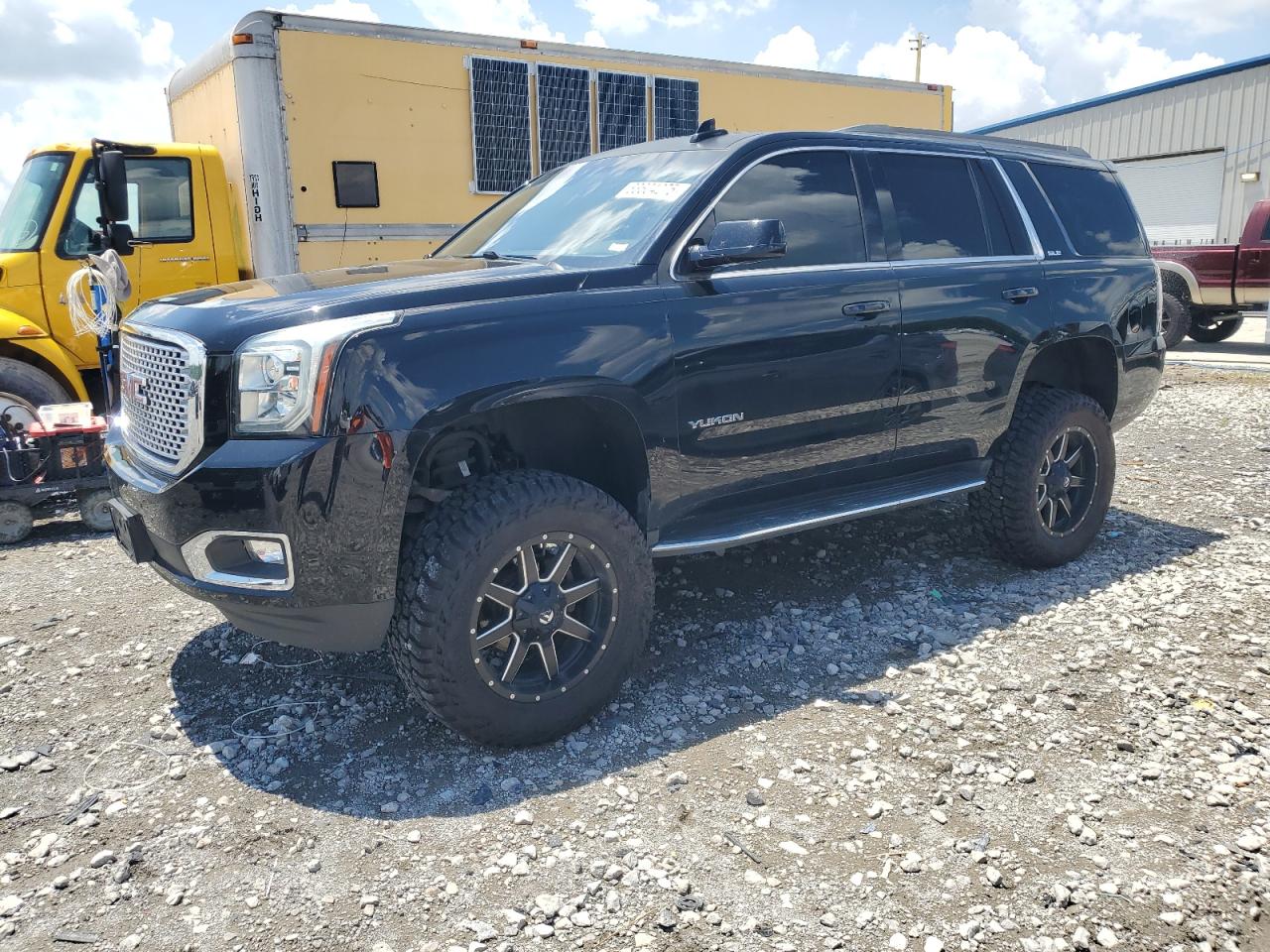 GMC YUKON SLE 2016