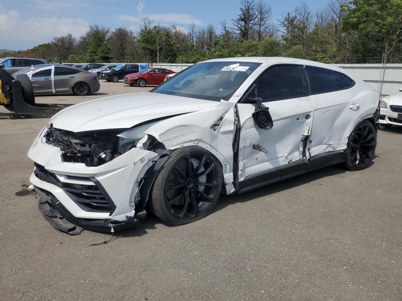 LAMBORGHINI URUS 2019